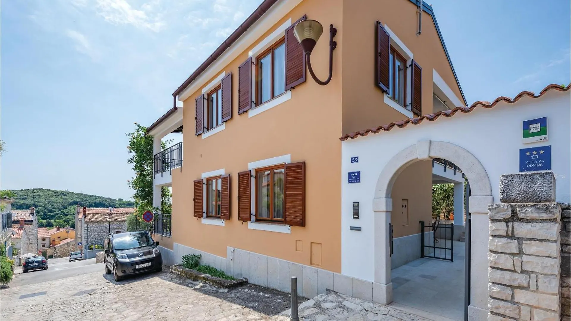 4 Bedroom Amazing Home In 弗尔萨尔 克罗地亚