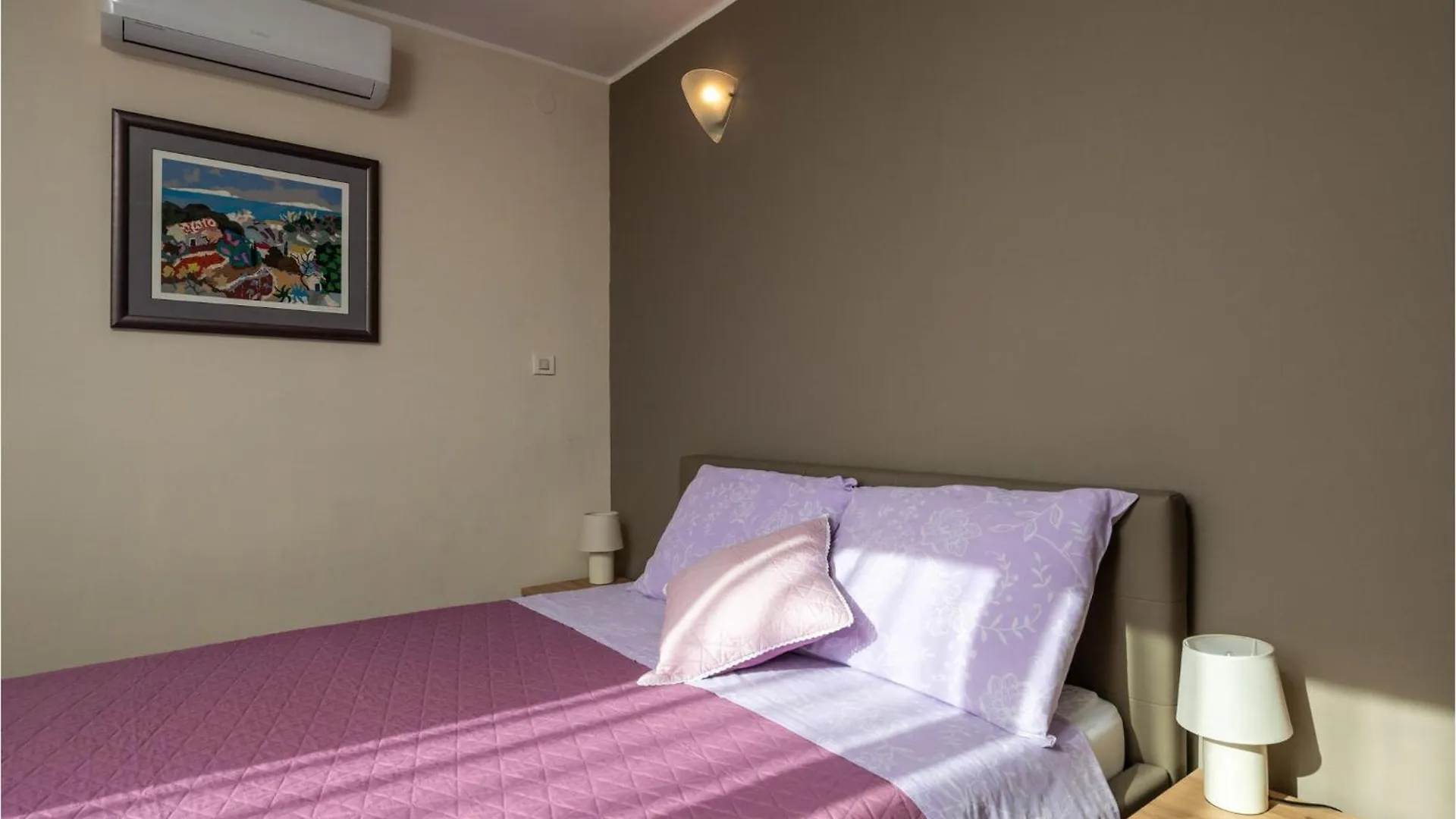 4 Bedroom Amazing Home In 弗尔萨尔 度假居
