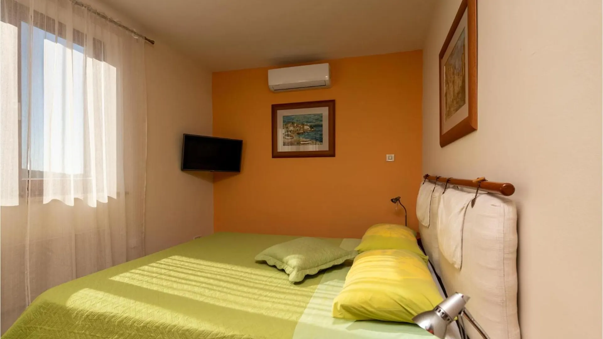 4 Bedroom Amazing Home In Vrsar 0*,  Κροατία