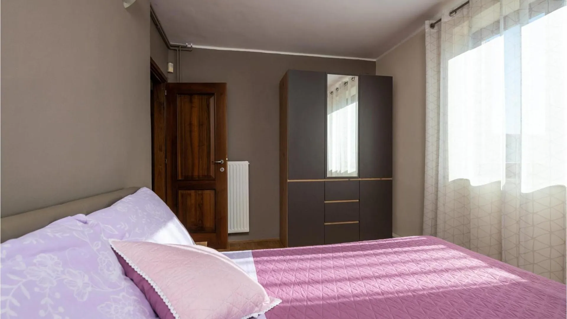 4 Bedroom Amazing Home In فيرسار
