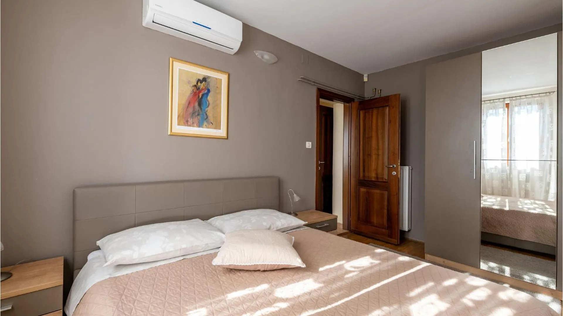 4 Bedroom Amazing Home In 弗尔萨尔 0*,