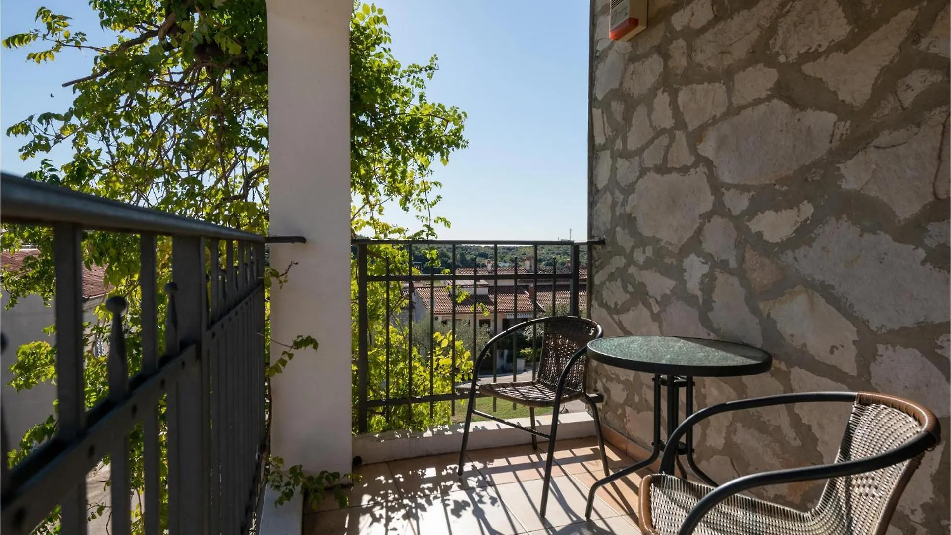 4 Bedroom Amazing Home In فيرسار بيت للعطل