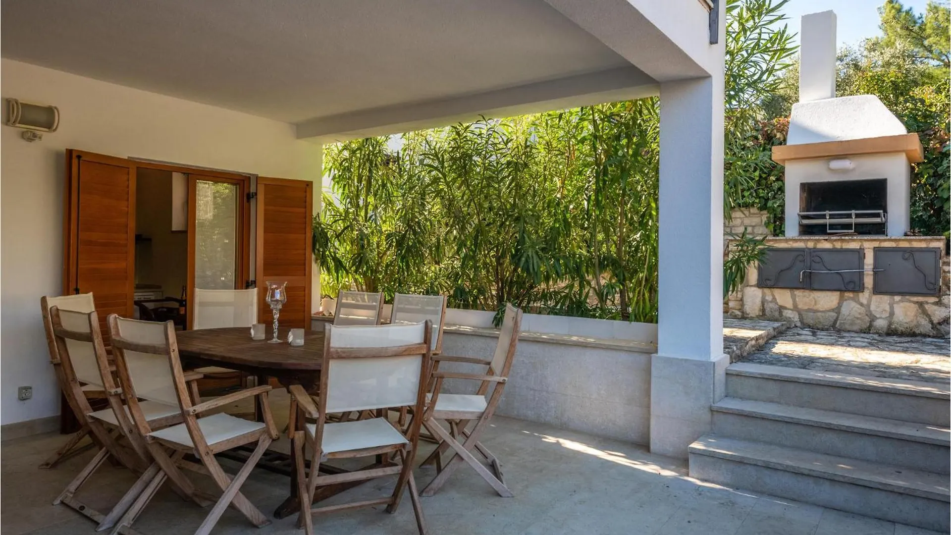 4 Bedroom Amazing Home In فيرسار