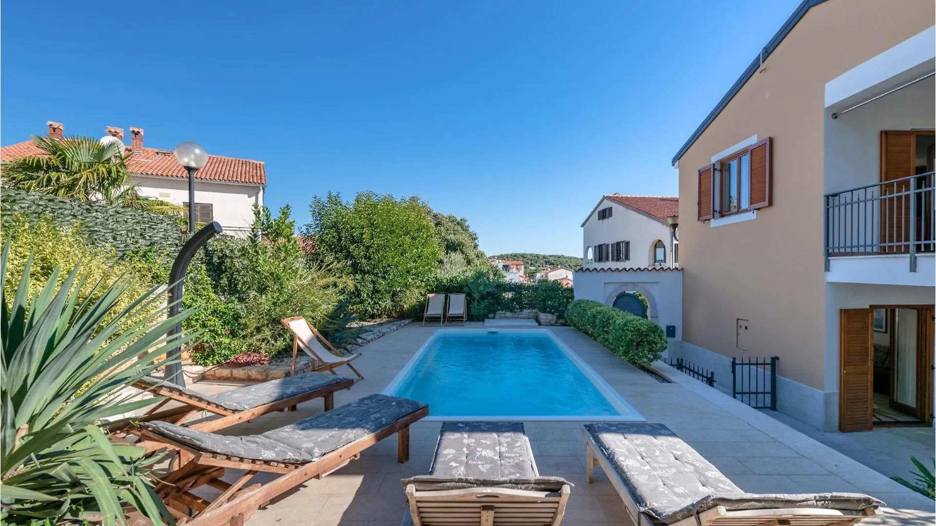 4 Bedroom Amazing Home In فيرسار كرواتيا
